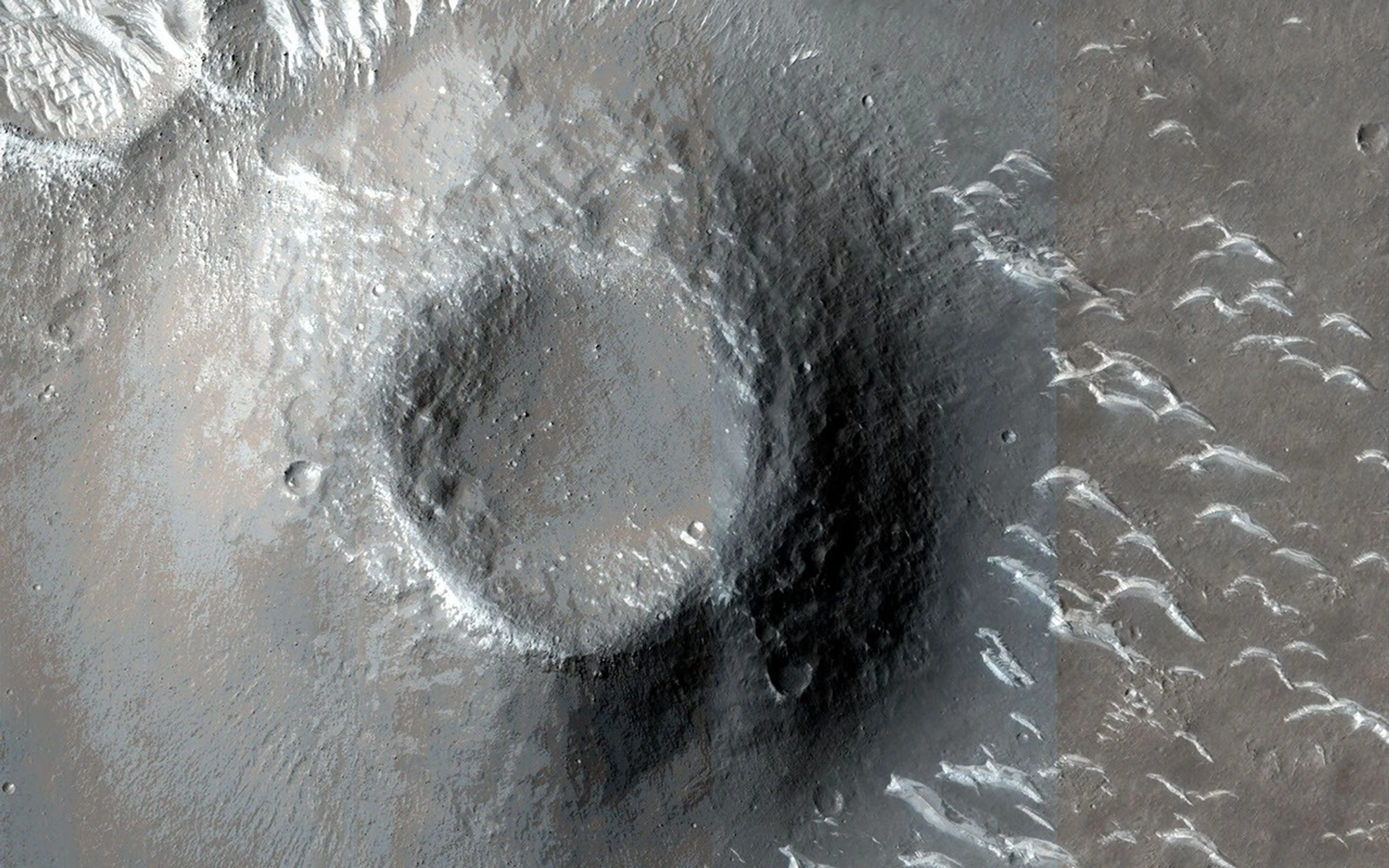 Terrain d’Utopia Planitia observé par HiRISE dans la zone explorée par le rover chinois Zhurong.