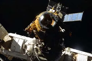 Station spatiale Mir observée depuis la navette Endeavour pendant STS-89.