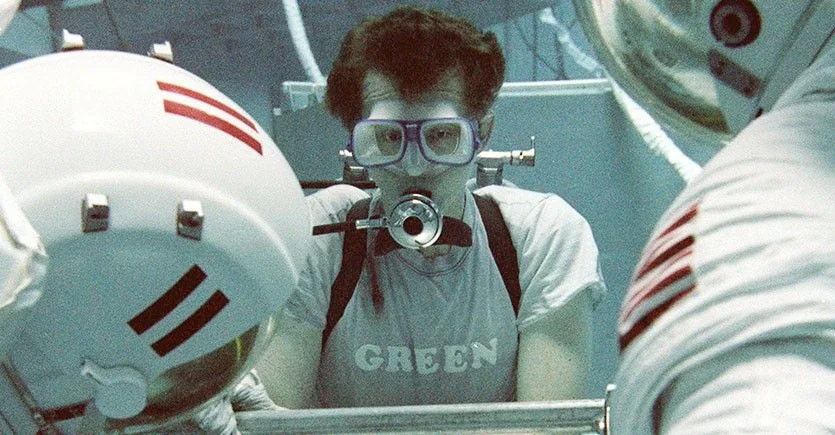 Jim Green comme plongeur de sécurité au Neutral Buoyancy Simulator de la NASA.